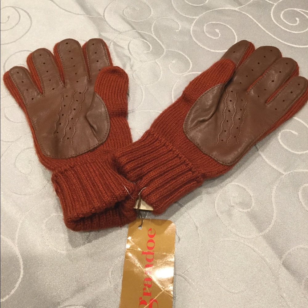 Grandoe Gloves